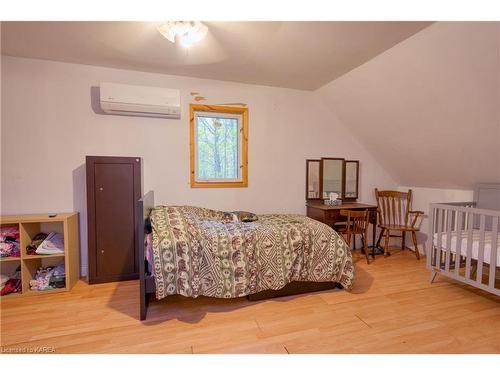 1035 Cozy Ridge Lane, Hartington, ON - Indoor Photo Showing Bedroom