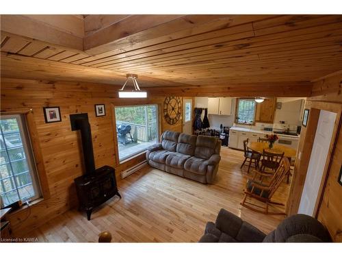 1035 Cozy Ridge Lane, Hartington, ON - Indoor Photo Showing Living Room