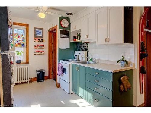 310 Garden Street, Gananoque, ON - Indoor Photo Showing Kitchen