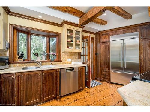 5518 County Road 9, Napanee, ON - Indoor Photo Showing Kitchen