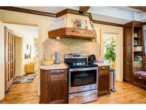 5518 County Road 9, Napanee, ON - Indoor Photo Showing Kitchen