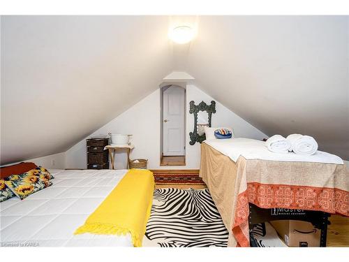 5518 County Road 9, Napanee, ON - Indoor Photo Showing Bedroom