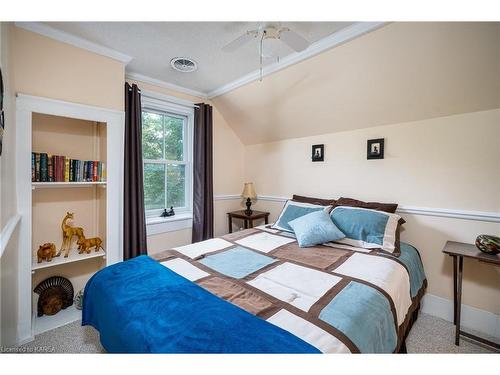 5518 County Road 9, Napanee, ON - Indoor Photo Showing Bedroom