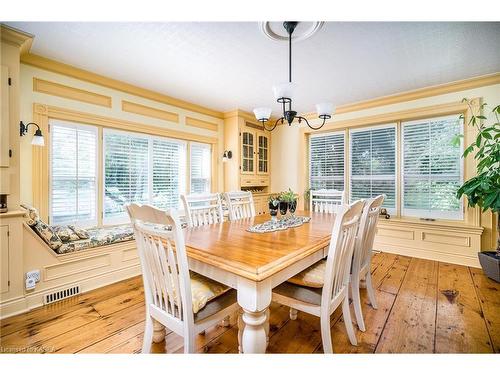 5518 County Road 9, Napanee, ON - Indoor Photo Showing Dining Room