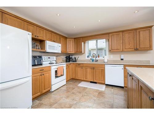 444 Bridge Street W, Napanee, ON - Indoor Photo Showing Kitchen