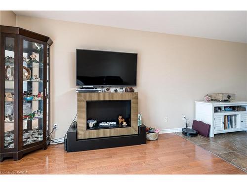 444 Bridge Street W, Napanee, ON - Indoor Photo Showing Living Room With Fireplace