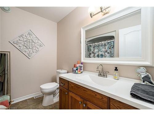 444 Bridge Street W, Napanee, ON - Indoor Photo Showing Bathroom