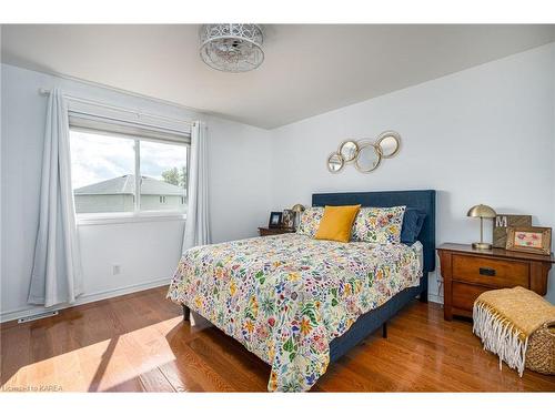 444 Bridge Street W, Napanee, ON - Indoor Photo Showing Bedroom