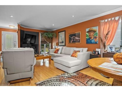 8 Slash Road, Napanee, ON - Indoor Photo Showing Living Room