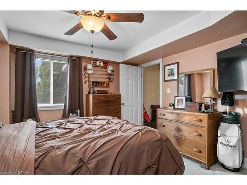 8 Slash Road, Napanee, ON - Indoor Photo Showing Bedroom