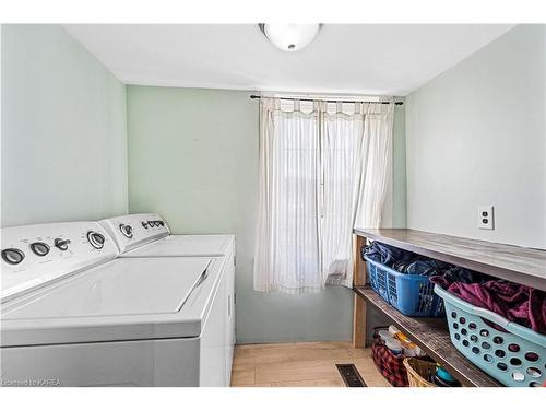 380 Mulville Road, Westport, ON - Indoor Photo Showing Laundry Room