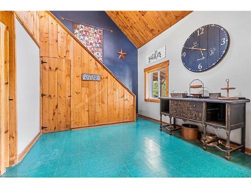 380 Mulville Road, Westport, ON - Indoor Photo Showing Other Room