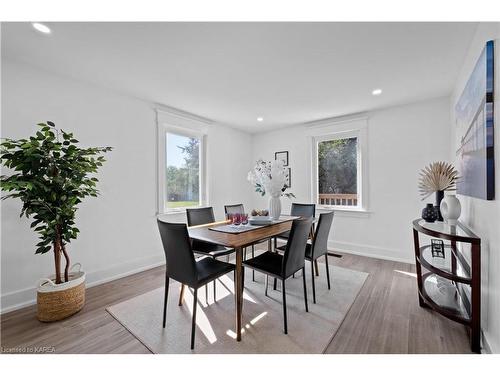 4061 Bath Road, Kingston, ON - Indoor Photo Showing Dining Room