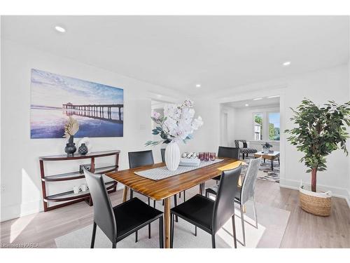 4061 Bath Road, Kingston, ON - Indoor Photo Showing Dining Room