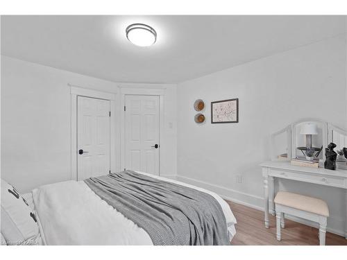 4061 Bath Road, Kingston, ON - Indoor Photo Showing Bedroom