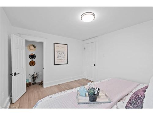 4061 Bath Road, Kingston, ON - Indoor Photo Showing Bedroom