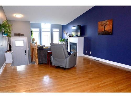 920 Rainbow Crescent, Kingston, ON - Indoor Photo Showing Living Room With Fireplace