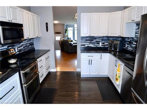 920 Rainbow Crescent, Kingston, ON - Indoor Photo Showing Kitchen With Upgraded Kitchen