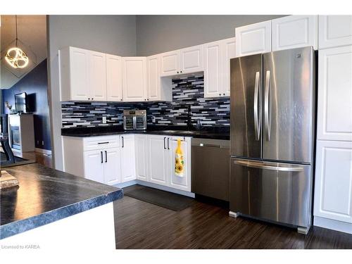 920 Rainbow Crescent, Kingston, ON - Indoor Photo Showing Kitchen