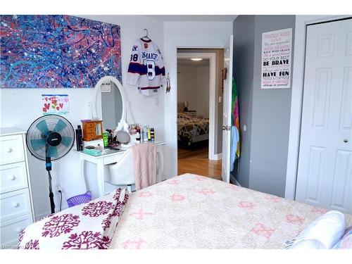 920 Rainbow Crescent, Kingston, ON - Indoor Photo Showing Bedroom