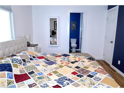 920 Rainbow Crescent, Kingston, ON - Indoor Photo Showing Bedroom