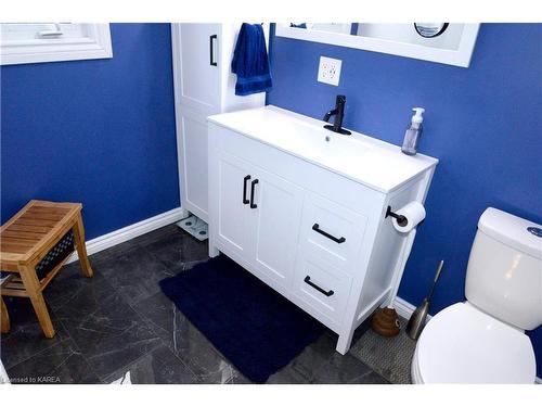 920 Rainbow Crescent, Kingston, ON - Indoor Photo Showing Bathroom