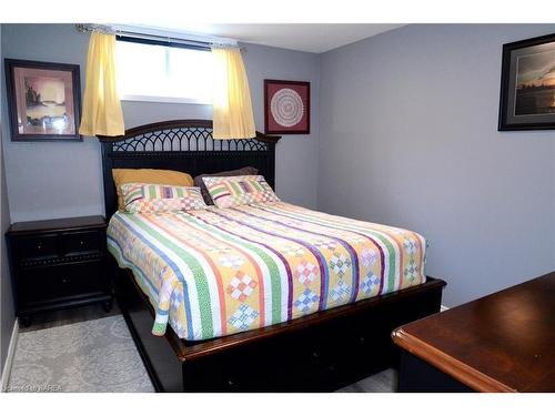 920 Rainbow Crescent, Kingston, ON - Indoor Photo Showing Bedroom