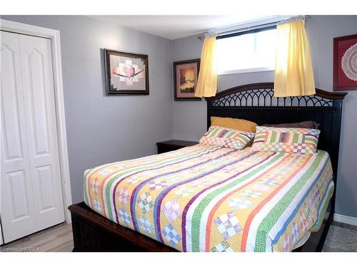 920 Rainbow Crescent, Kingston, ON - Indoor Photo Showing Bedroom