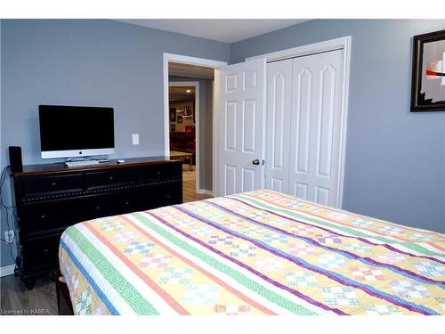 920 Rainbow Crescent, Kingston, ON - Indoor Photo Showing Bedroom