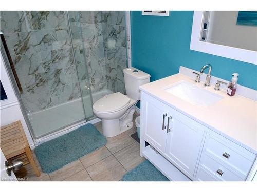 920 Rainbow Crescent, Kingston, ON - Indoor Photo Showing Bathroom