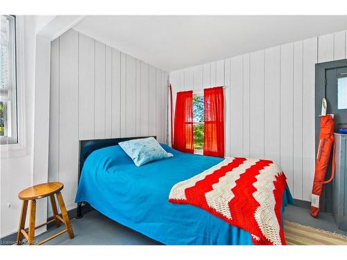 1280 Galt Street, Napanee, ON - Indoor Photo Showing Bedroom