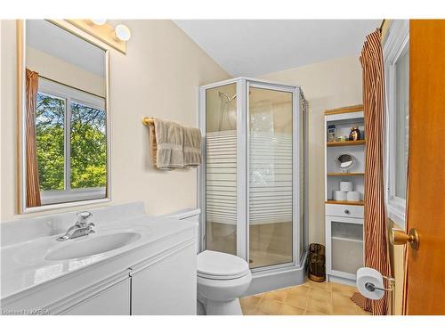 197 Fairway Hill Crescent, Kingston, ON - Indoor Photo Showing Bathroom