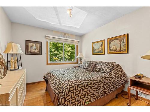 197 Fairway Hill Crescent, Kingston, ON - Indoor Photo Showing Bedroom