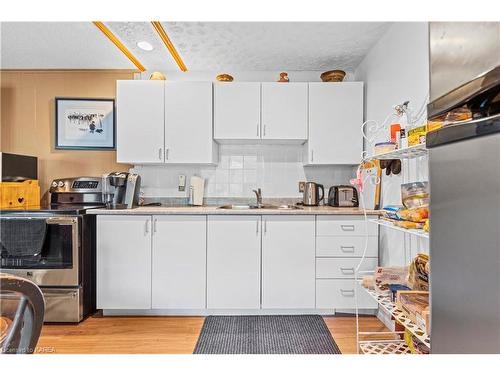 197 Fairway Hill Crescent, Kingston, ON - Indoor Photo Showing Kitchen With Double Sink