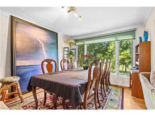 197 Fairway Hill Crescent, Kingston, ON - Indoor Photo Showing Dining Room