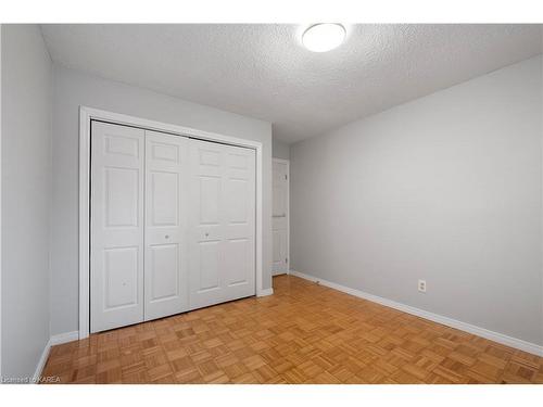 33 Balmoral Court, Kingston, ON - Indoor Photo Showing Other Room