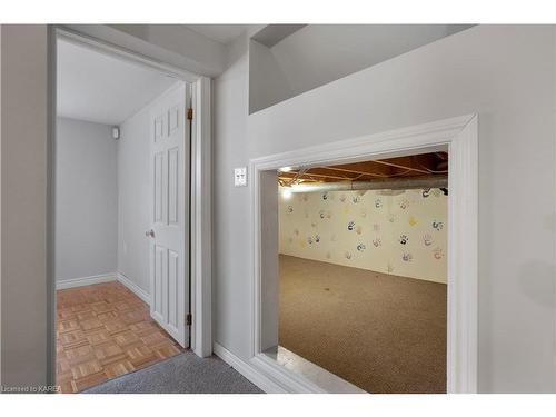 33 Balmoral Court, Kingston, ON - Indoor Photo Showing Other Room