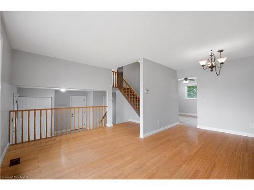 33 Balmoral Court, Kingston, ON - Indoor Photo Showing Other Room