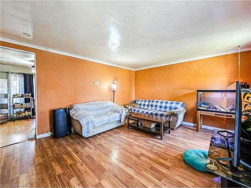 895 Oakview Avenue, Kingston, ON - Indoor Photo Showing Bedroom