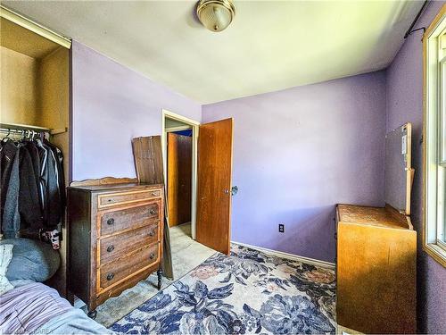 895 Oakview Avenue, Kingston, ON - Indoor Photo Showing Bedroom