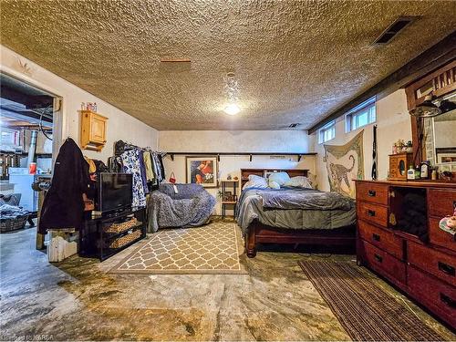 895 Oakview Avenue, Kingston, ON - Indoor Photo Showing Bedroom