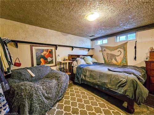 895 Oakview Avenue, Kingston, ON - Indoor Photo Showing Bedroom