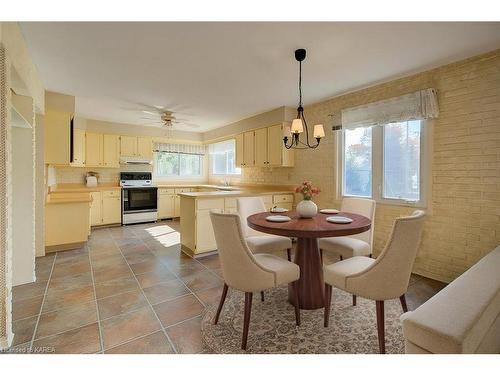 895 Percy Crescent, Kingston, ON - Indoor Photo Showing Dining Room