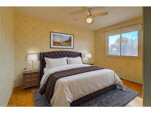 895 Percy Crescent, Kingston, ON - Indoor Photo Showing Bedroom