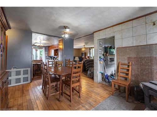 5542 Perth Road Crescent, Perth Road Village, ON - Indoor Photo Showing Dining Room