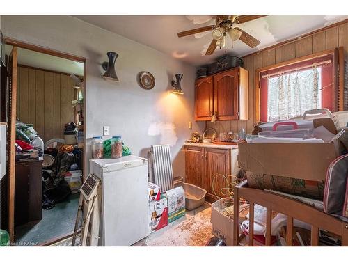 5542 Perth Road Crescent, Perth Road Village, ON - Indoor Photo Showing Laundry Room