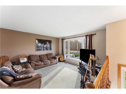 2354 Wallbridge-Loyalist Road, Quinte West, ON - Indoor Photo Showing Living Room