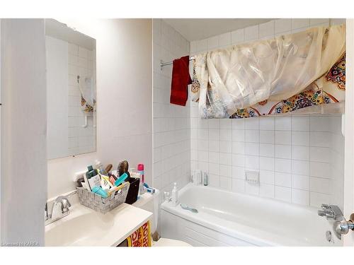 271-273 Rideau Street, Kingston, ON - Indoor Photo Showing Bathroom