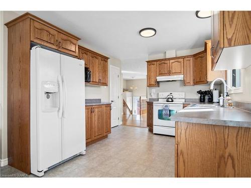 1142 Deerfield Drive, Kingston, ON - Indoor Photo Showing Kitchen With Double Sink