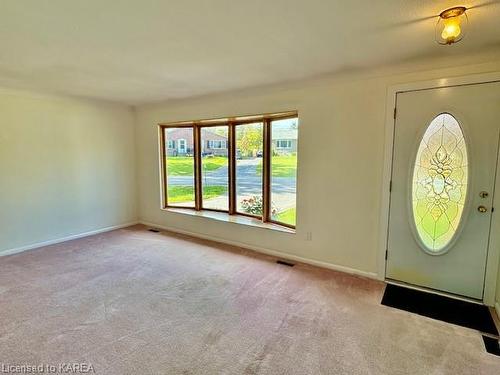 3 Morden Crescent, Amherstview, ON - Indoor Photo Showing Other Room